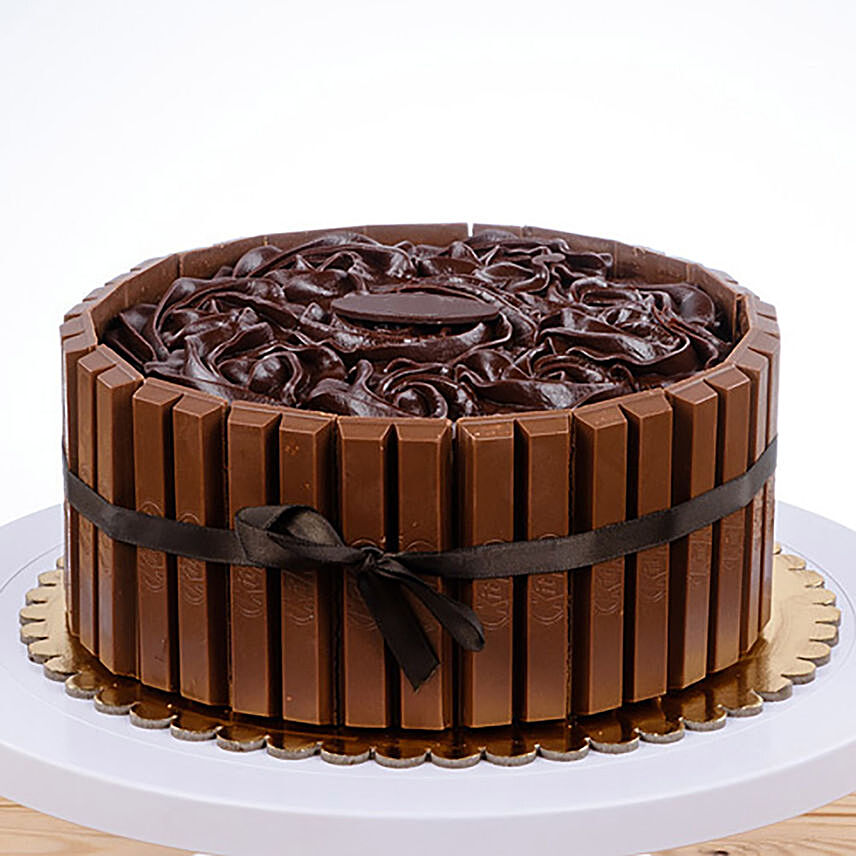 Kitkat Chocolate Cake: توصيل كيك في البحرين