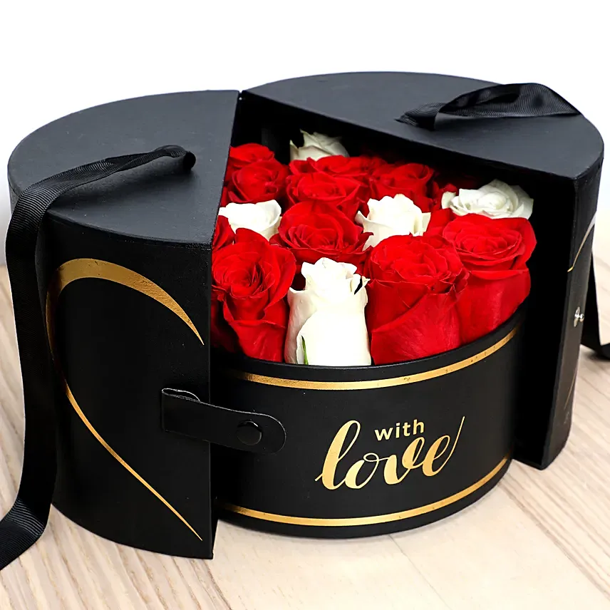 Luxurious Box Of Roses: 
