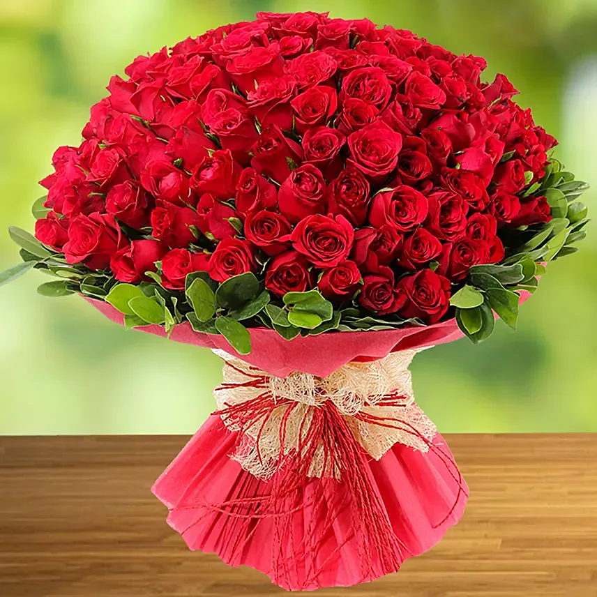 100 Red Roses: Hug Day Gifts