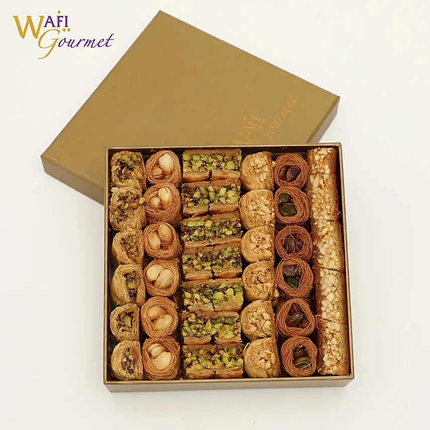 A Medium Box of Luxury Baklava Mix 875g