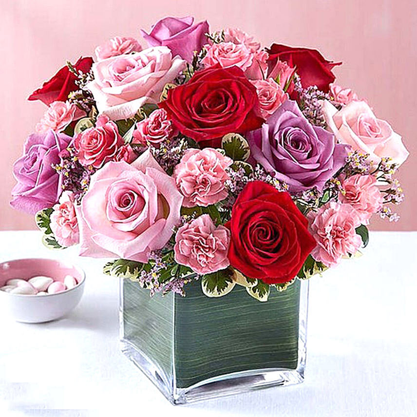 Bright Roses Vase: Eid Gifts to Fujairah