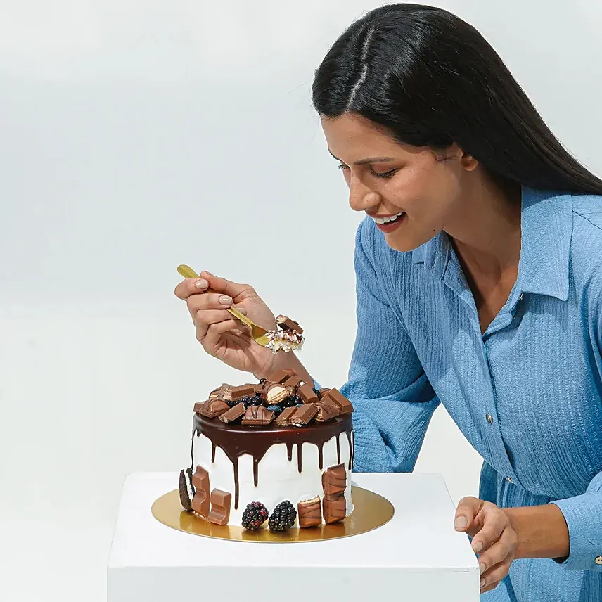 Delicious Choco Vanilla Cake: Birthday Cakes to Umm Al Quwain