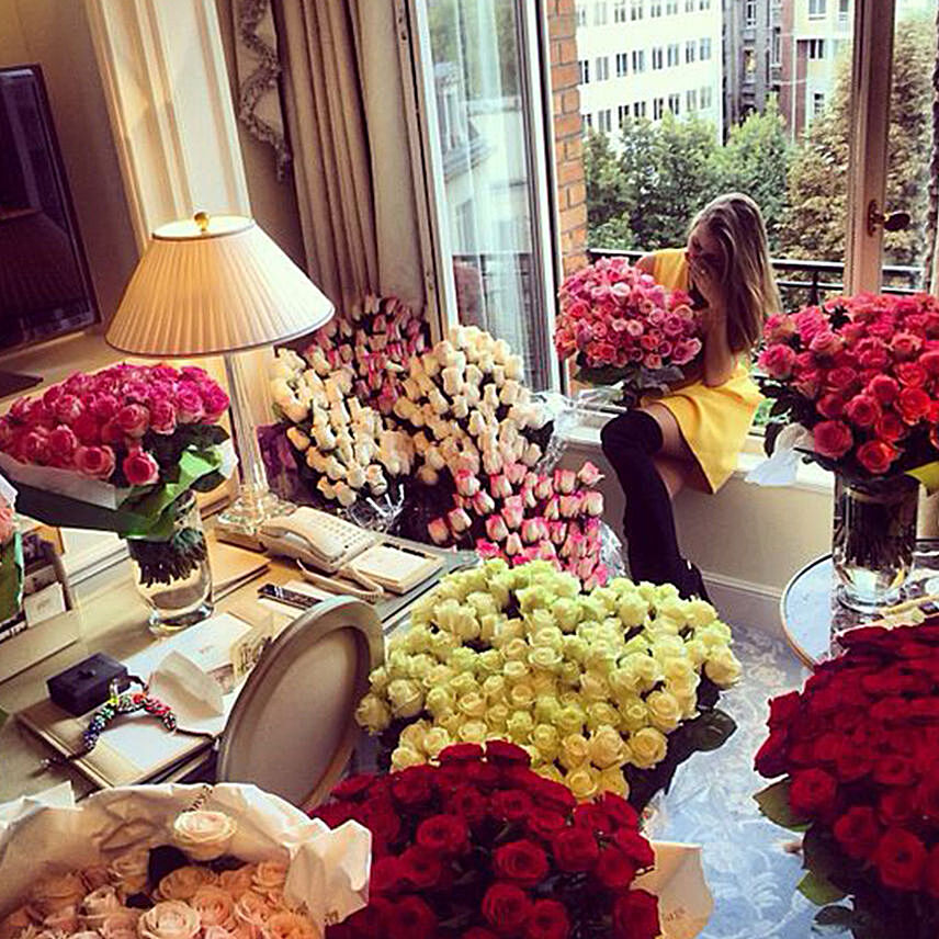 Enchanting 500 Roses Vase Arrangement: Birthday Flowers to Al Ain