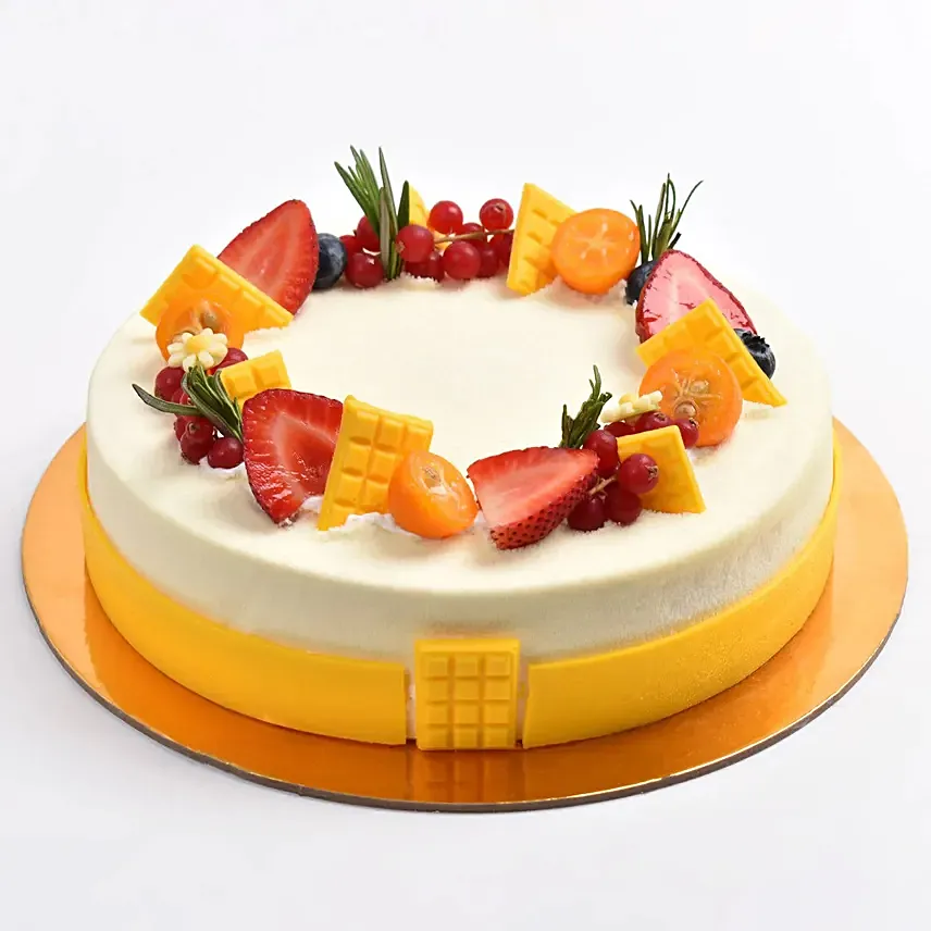 Yummy Vanilla Fruit Eggless Cake:  Eggless Cake Delivery