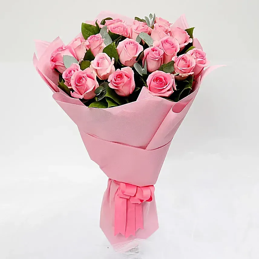 Passionate 20 Pink Roses Bouquet: Anniversary Flowers to Abu Dhabi