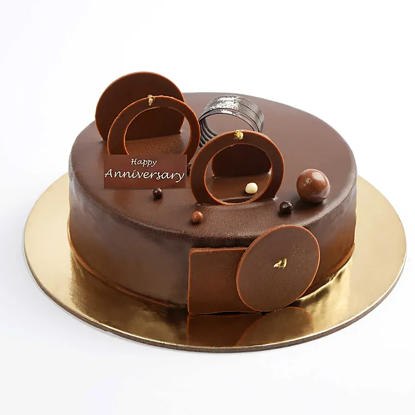 Decadent chocolate fudge cake: Anniversary Gifts