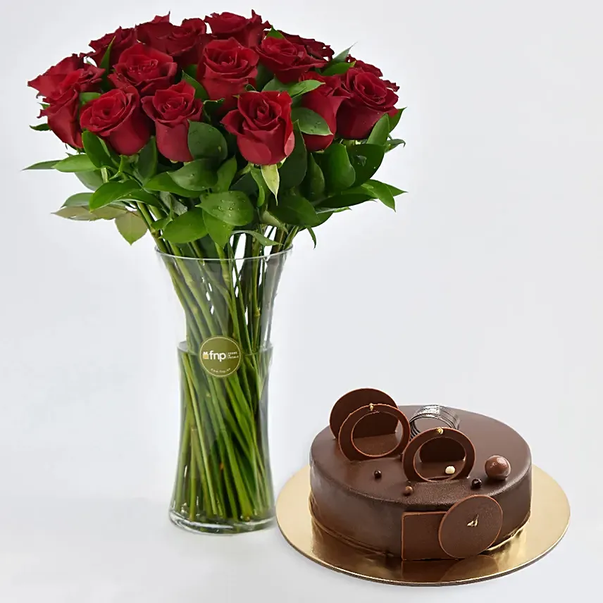 Pure Romantics: Anniversary Flowers & Cakes