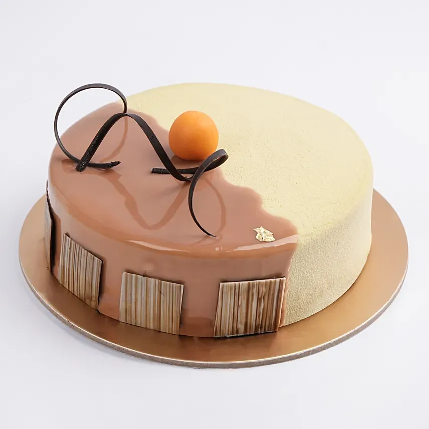 Luxurious White Chocolate Fudge Cake: Explore Our Cake Shop: Cakes for Every Occasion