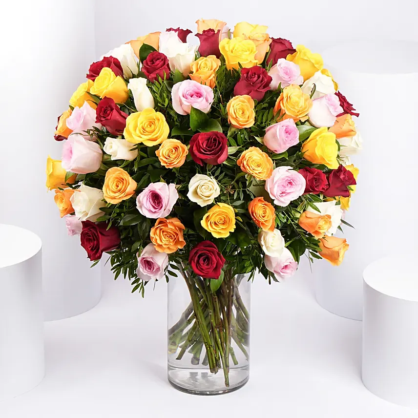 Bunch of 100 Mixed Roses In Glass Vase: Anniversary Gifts to Ras Al Khaimah