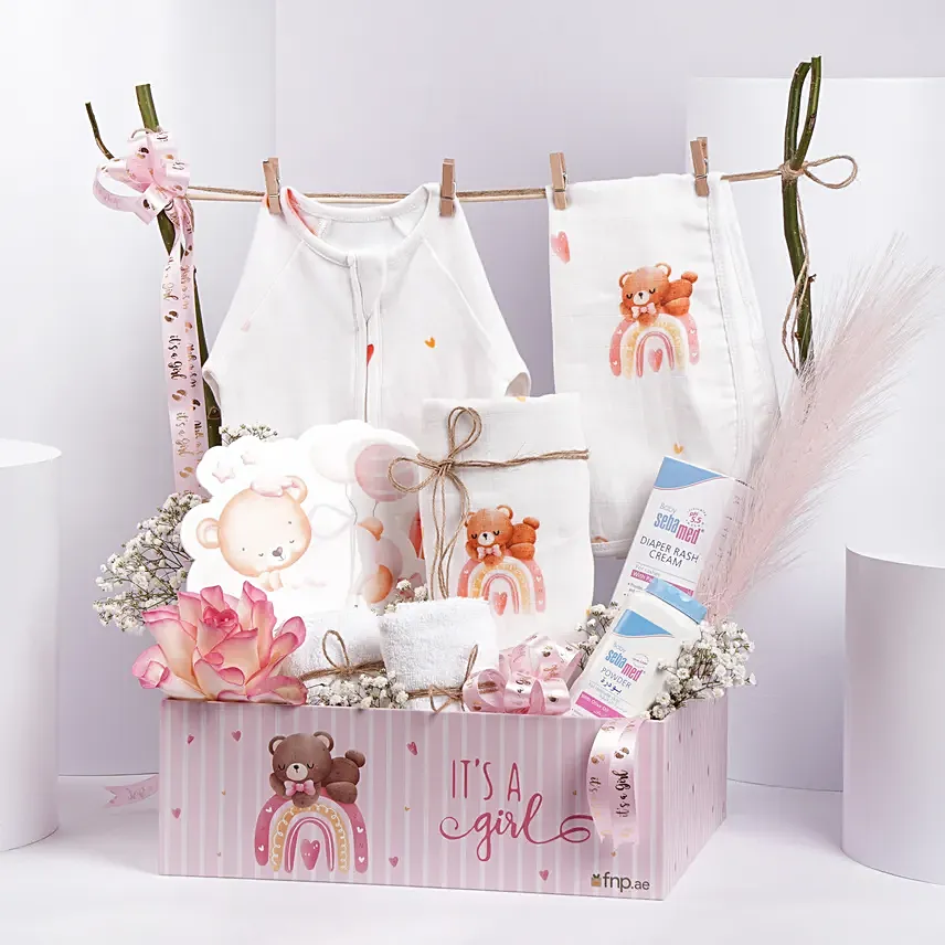 Welcome Little One Baby Girl Gift Set: New Born Gift Hampers