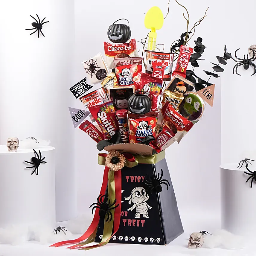 Halloween Treats Tower: Halloween Gift Baskets