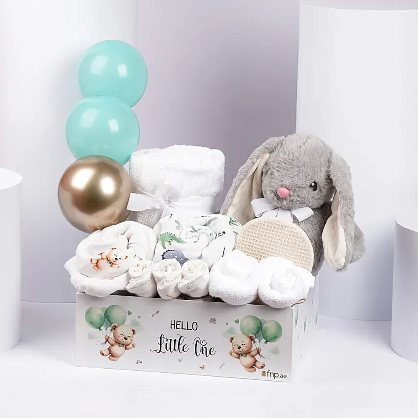 Baby Hamper For The New Born Little One: New Born Baby Gifts