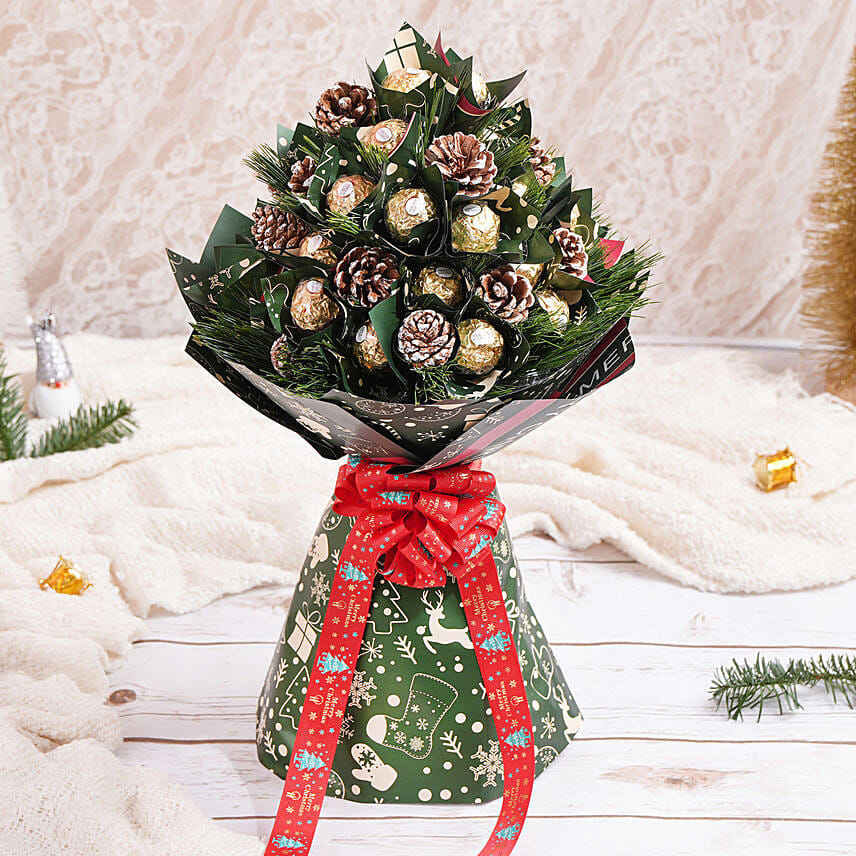 Pine Cones And Rochers Holidays Celebration Bouquet: باقات شوكولاتة