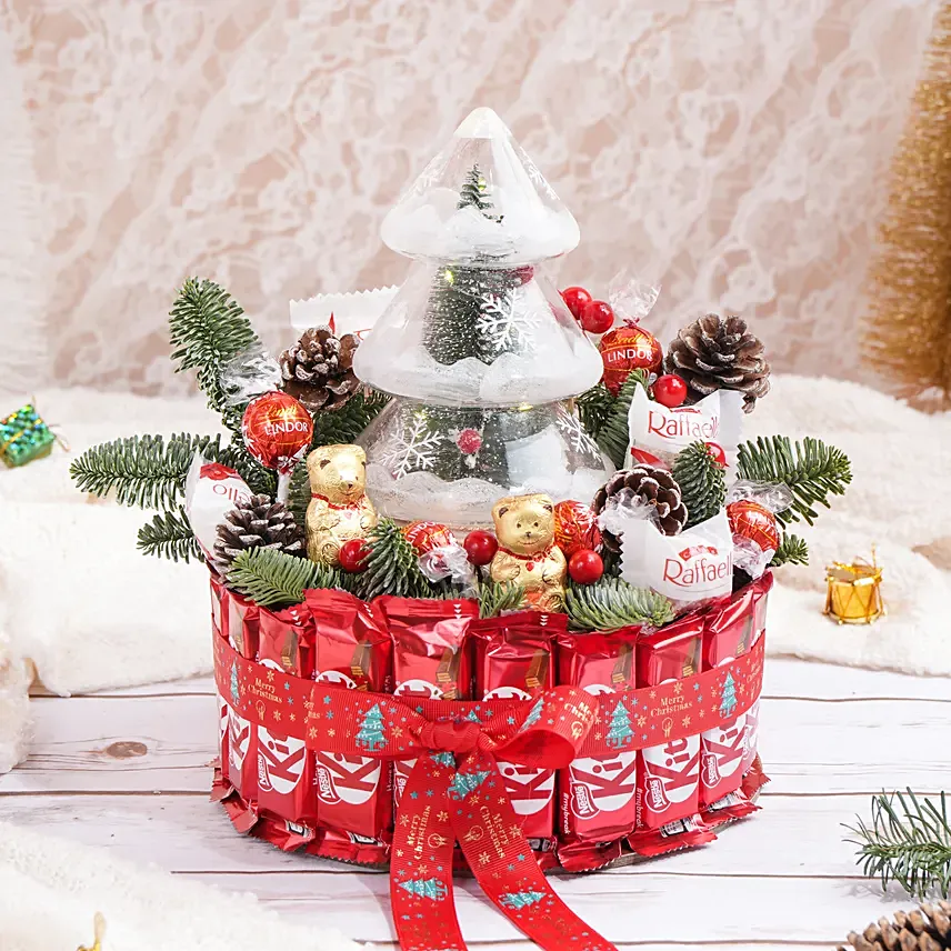 KitKat Christmas Cheer Chocolate Arrangement: Christmas Gifts for Kids