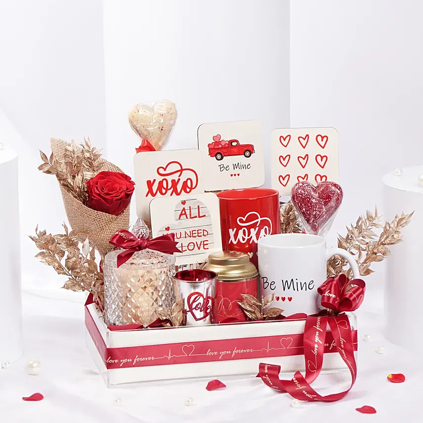 Hugs and Kisses Gift Hamper for Valentines: Valentine Gift Hampers