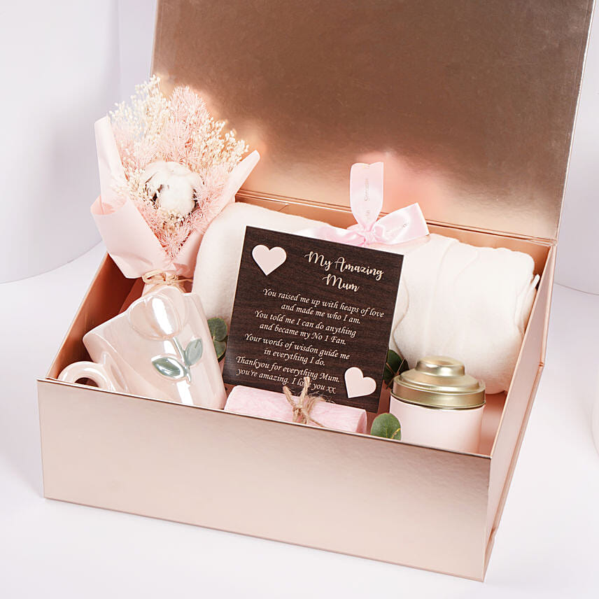 A Heartfelt Tribute to Unconditional Love: Gift Hampers