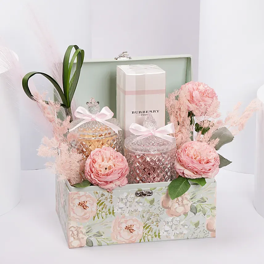 Fragrant Touch For her: Gift Hampers