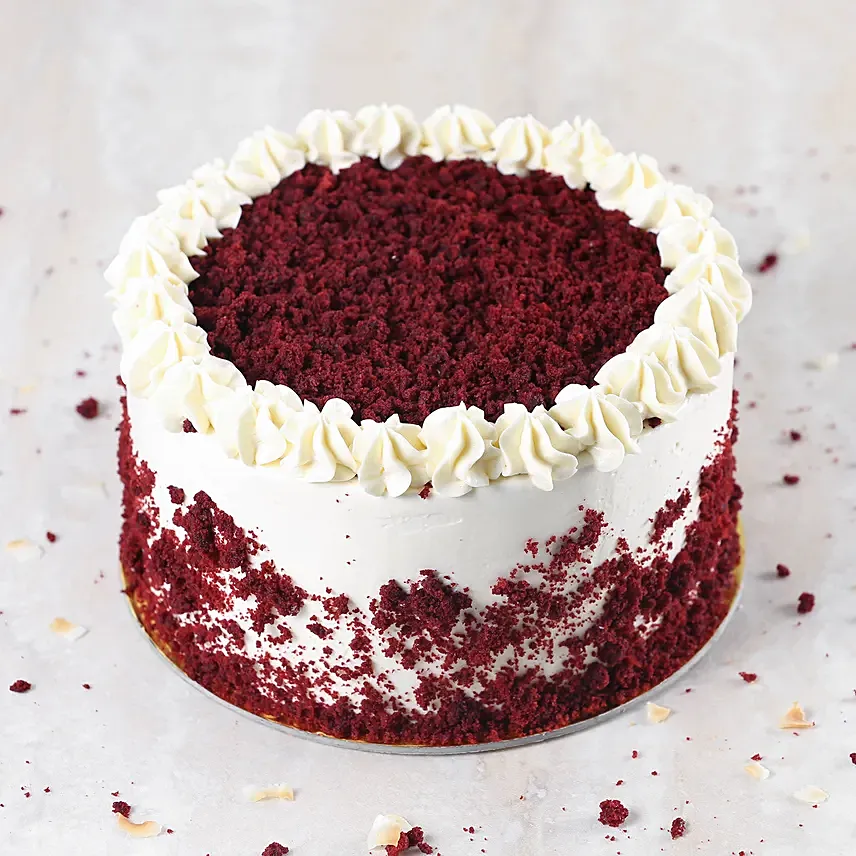 Creamy Red Velvet Cake: توصيل كيك عُمان