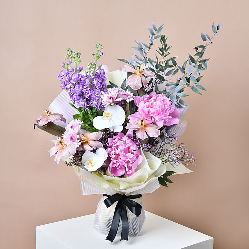 Elegant Purple Matholia: Flower Delivery Qatar