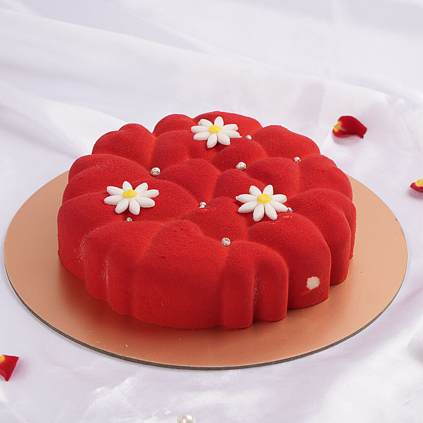 Sweetheart Velvet Bites: Cake Delivery in Qatar