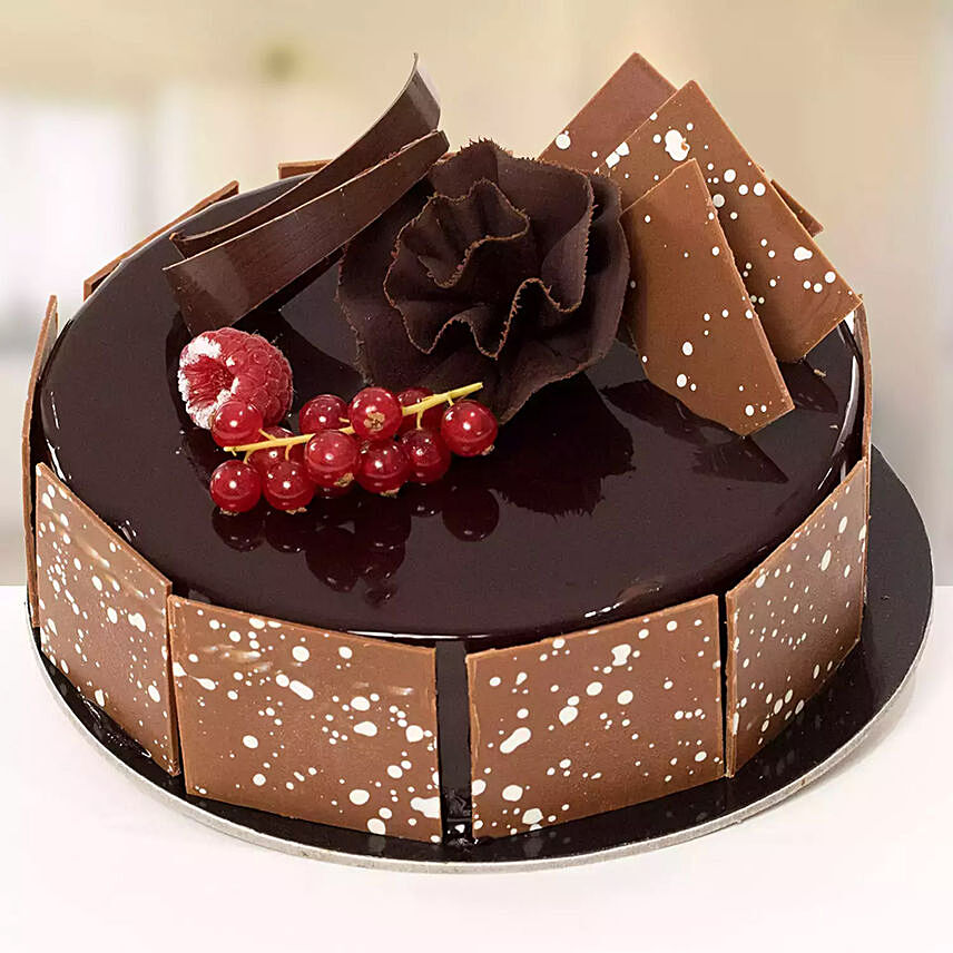 Delicious Fudge Cake: Saudi Arabia Gift Delivery