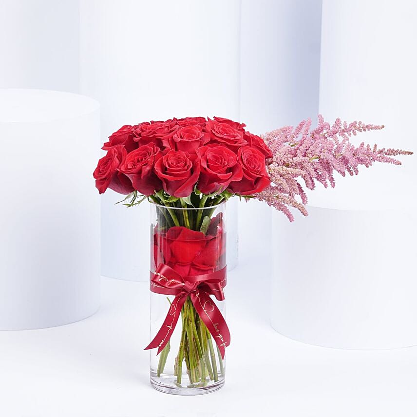 15 Rose Love Cylinder: توصيل ورد في السعودية