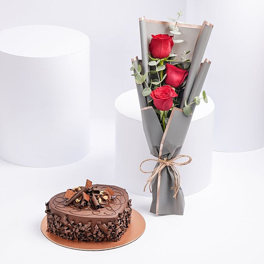 3 Red Roses Bouquet And Chocolate Cake: توصيل هدايا السعودية