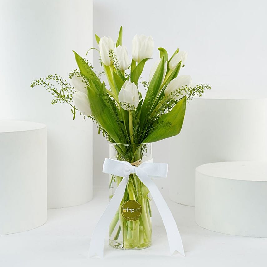 Einas | White Tulip Vase: توصيل ورد في السعودية