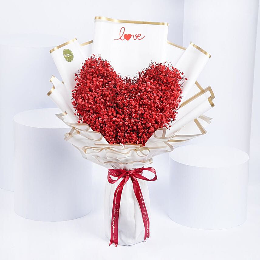 Heart Shaped Red Bouquet: توصيل ورد في السعودية