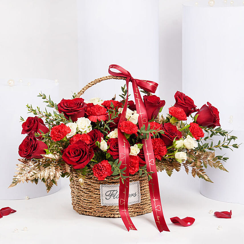 Romantic Rose Basket: توصيل هدايا سنغافورة