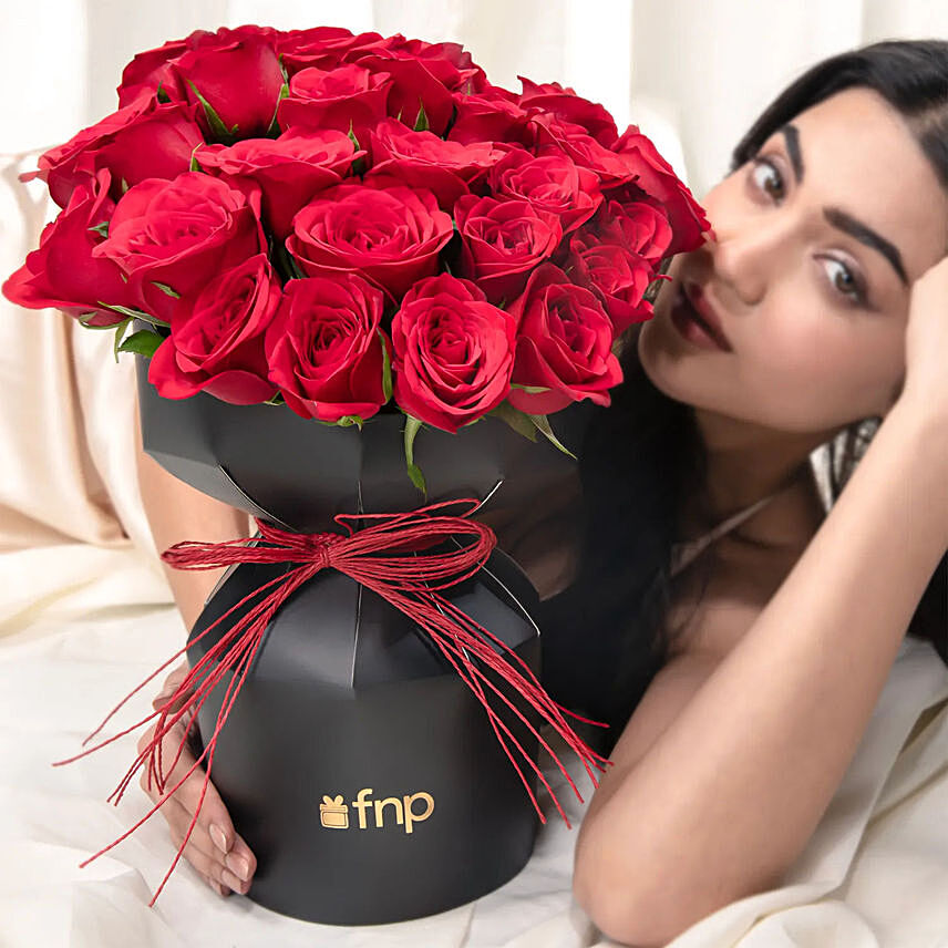 Valentines Velvet Whispers Of Rose: Flower Delivery Singapore