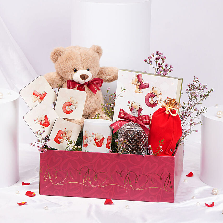 Romantic Delights Valentine Gift Set: 