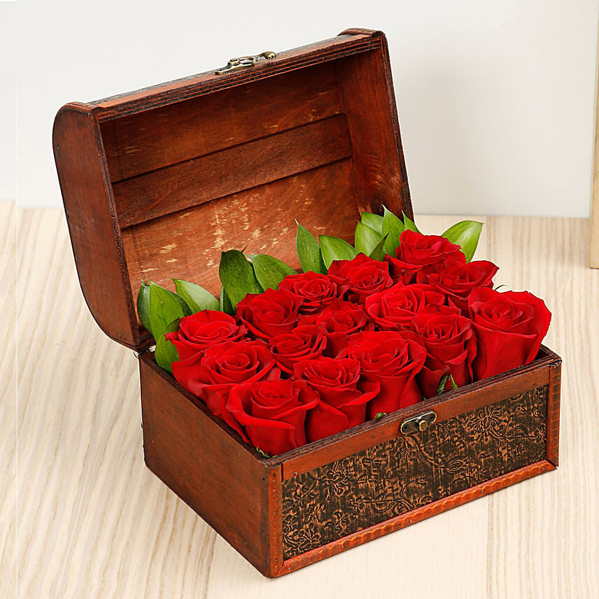 Online Treasured Roses Red Gift Delivery in UAE - FNP