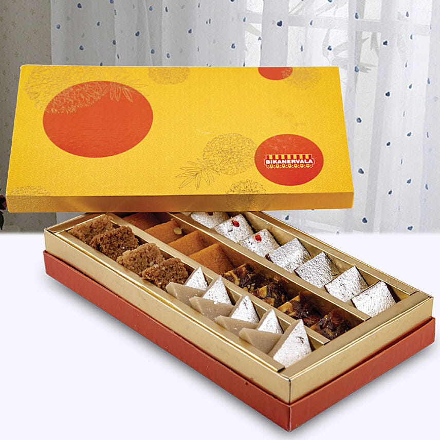 Kaju Khoya Mix Sweets Box