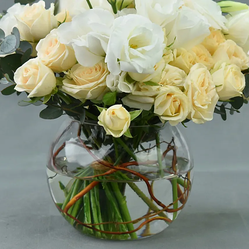 Online Spray Roses with White Lisianthus in Fish Bowl Gift Delivery in ...