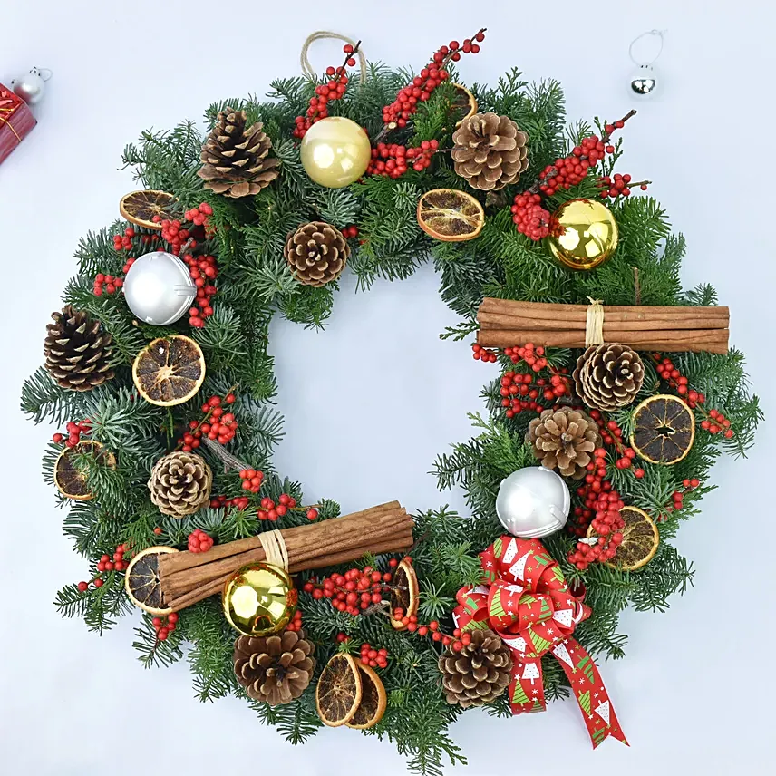 Christmas Wreath With Cinnamon Sticks