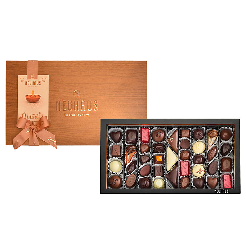 Wooden Hosting Box Masterpieces By Neuhaus