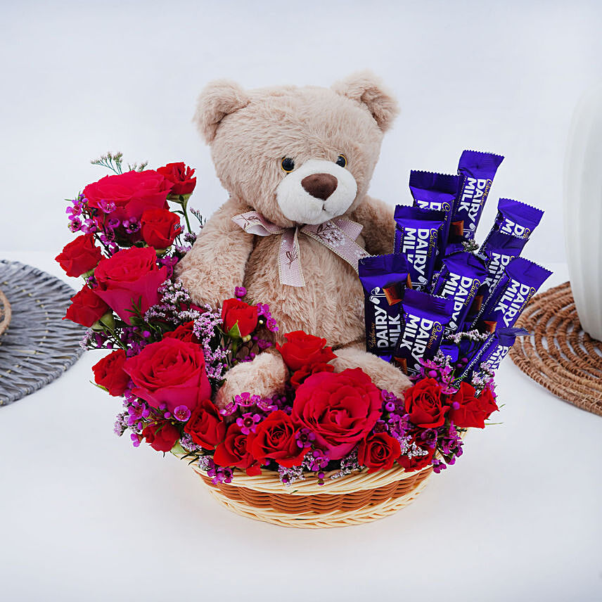 Chocolate Gifts | Chocolates Delivery in Dubai, UAE - fnp.ae