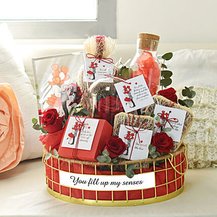 Valentine Gifts for Girlfriend Online  Best Valentine's Day Gifts For  Girlfriend 2023 - FNP