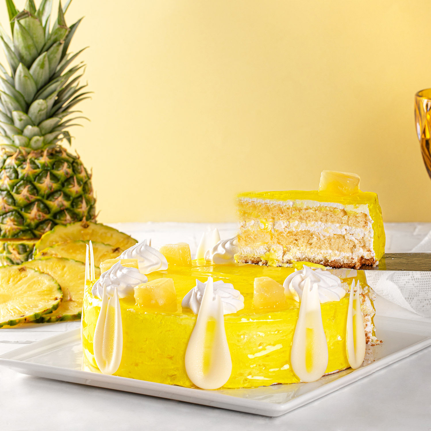 Online Pineapple Cake Half Kg Gift Delivery in Oman FNP