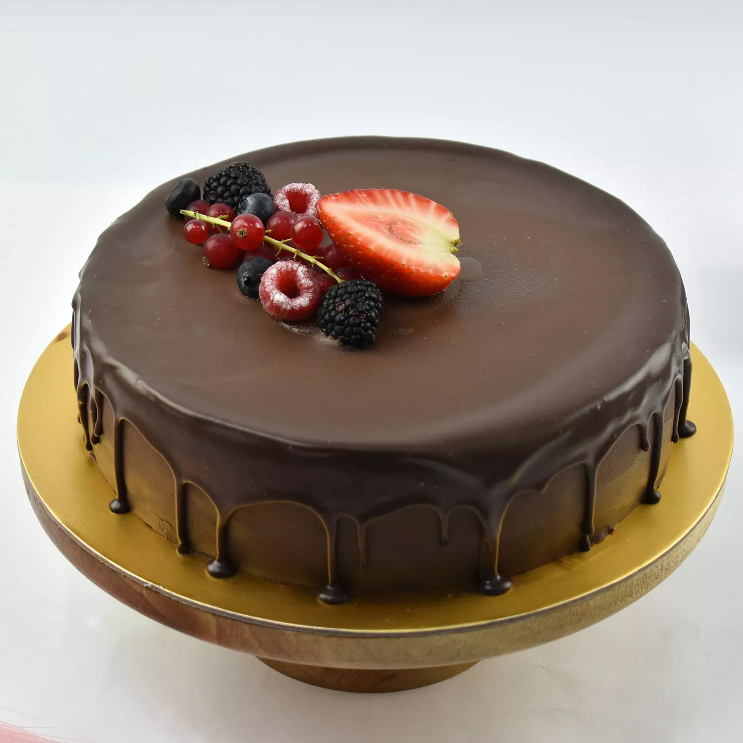 Online Delicious Chocolate Cake 1.5 Kg Gift Delivery in Qatar - FNP