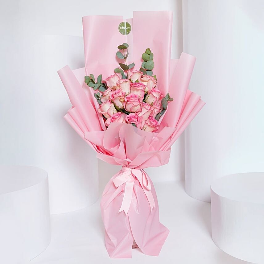 Incredible Pink Roses Bouquet For Her