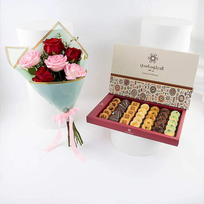 Diplomatic Petitefour Luxury Box N Rose Bouquet