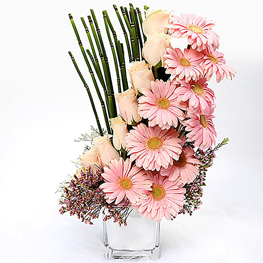 Heartfelt Mixed Rose And Gerberas Arrangement