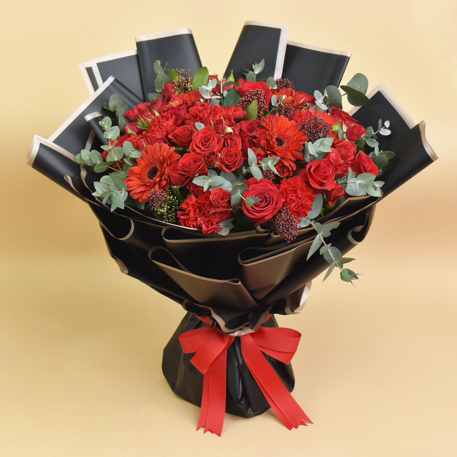 Online Joyful Red Bouquet of Flowers Gift Delivery in UAE FNP