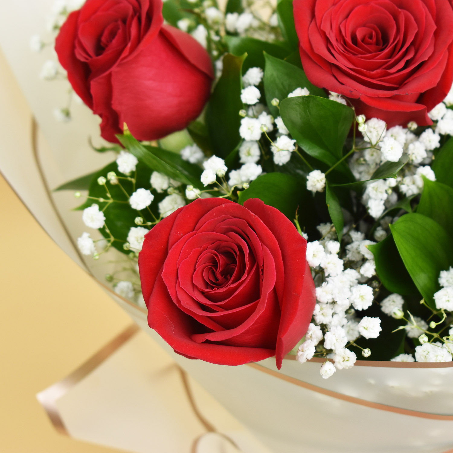 Online 6 Red Rose Beauty Bouquet Gift Delivery in UAE - FNP