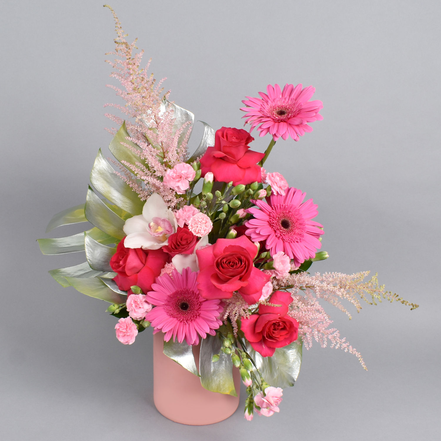 Online Magical Grace Flowers In A Vase Gift Delivery In Uae - Fnp